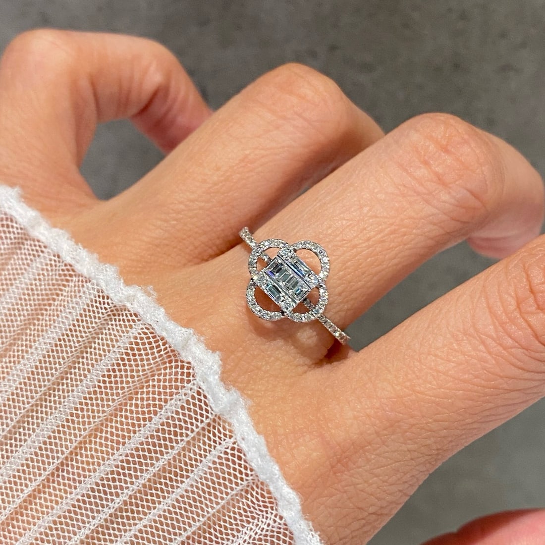 14k Gold 0.25 Ct Natural H Diamond Ring - 4