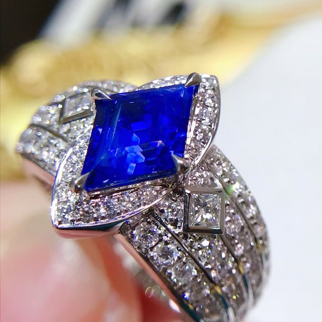14k Gold 4.43 Ctw Natural Sapphire & Diamond Ring - 3