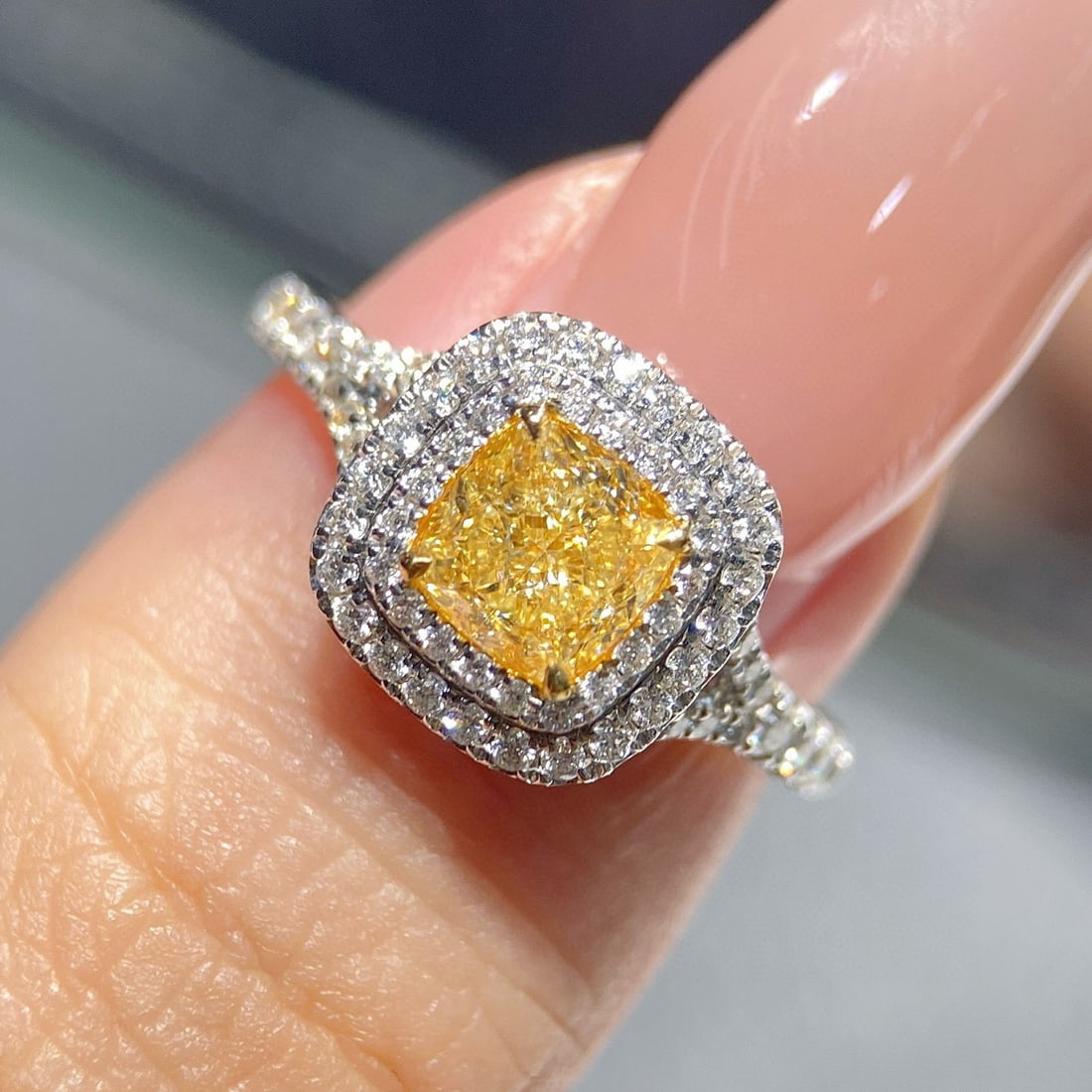 14k Gold 1.34 Ctw Natural Yellow Diamond & Diamond Ring - 4