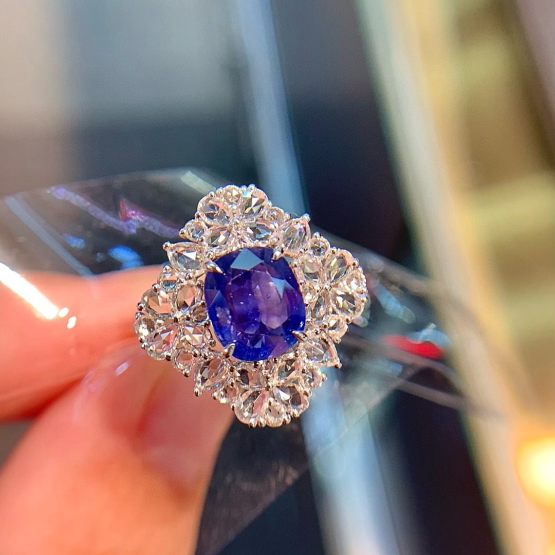 14k Gold 2.00 Ct Natural Sapphire & Sapphire & Diamond Ring: Ref:231062436 // gold content:14k gold // ring size:7. 25us // // main gemstone:sapphire // shape:cushion // carat weight:2. 00ct // color:blue // treatment:natural // // adjacent gemstone 2 :