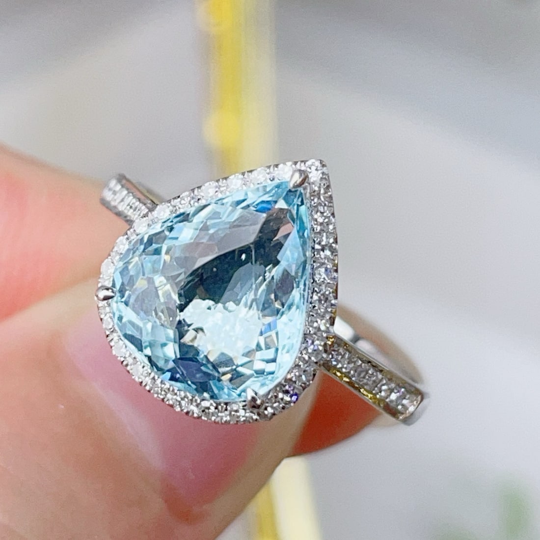 14k Gold 2.65 Ctw Natural Aquamarine & Diamond Ring - 3