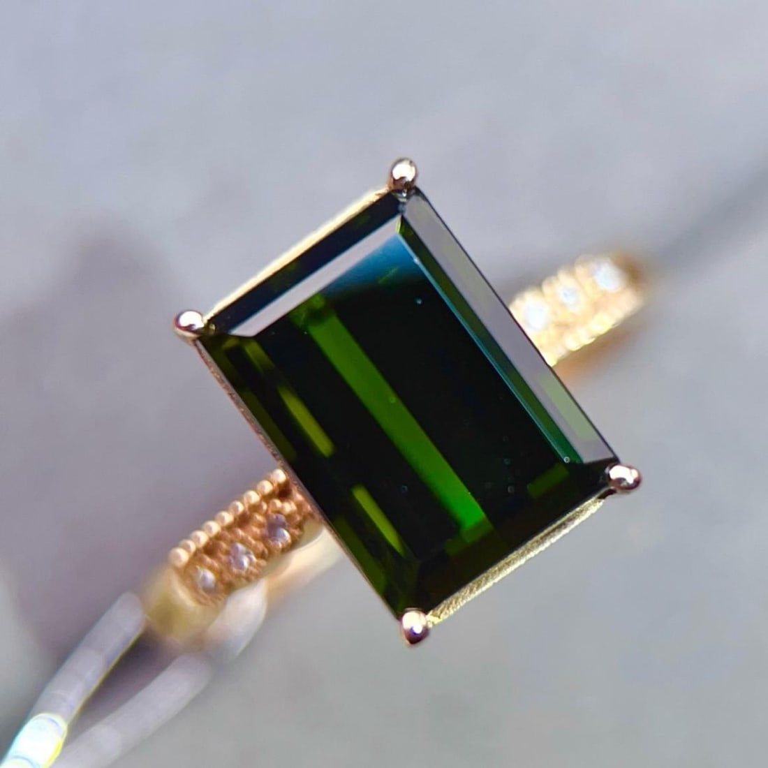 14k Gold 4.44 Ctw Natural Tourmaline & Diamond Ring: Ref:231191107 // gold content:14k gold // ring size:7. 25us // // main gemstone:tourmaline // shape:octagonal // carat weight:4. 4ct // color:green // treatment:natural // // adjacent gemstone 2 :