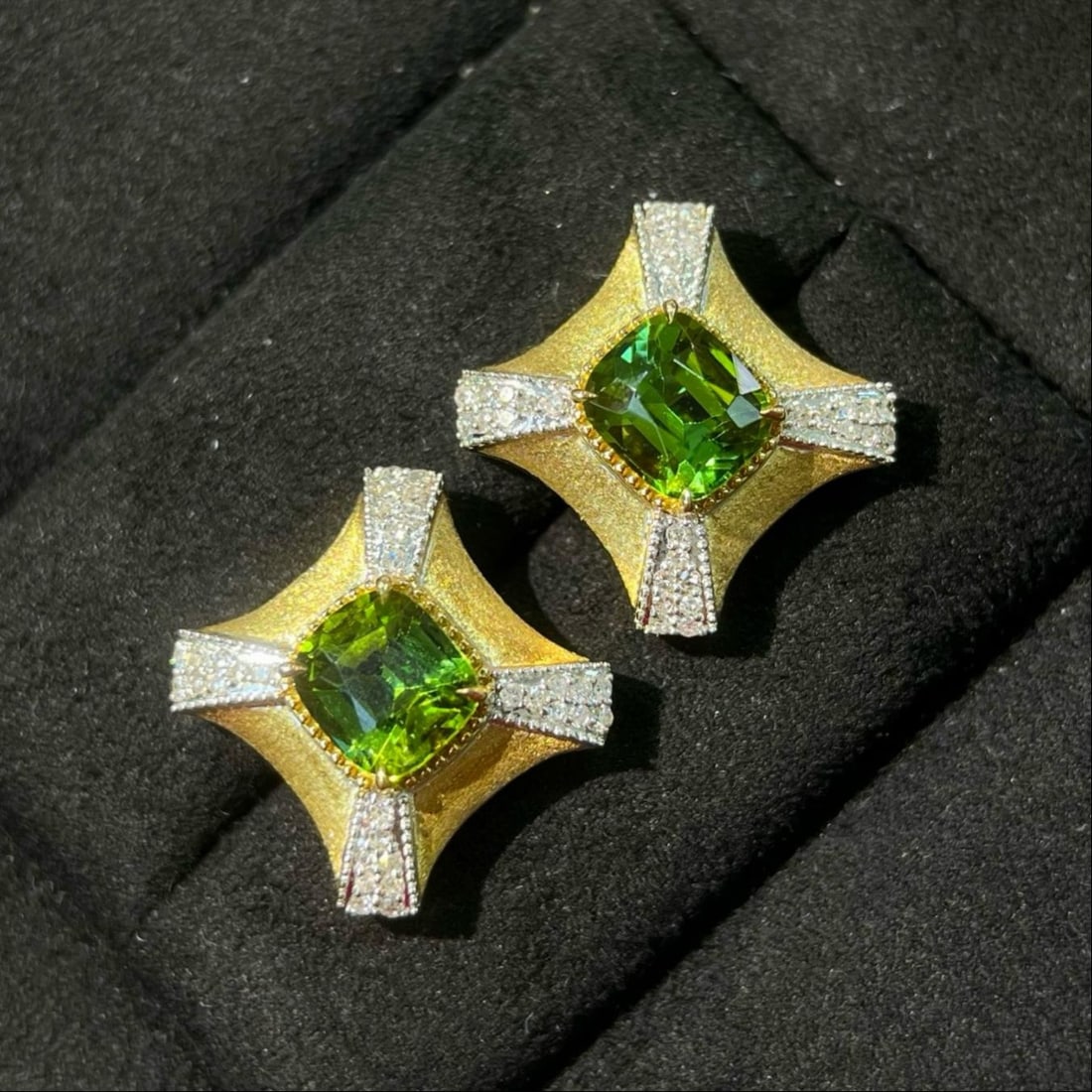 14k Gold 2.18 Ctw Natural Tourmaline & Diamond Earrings: Ref:231191108 // gold content:14k gold // main gemstone:tourmaline // shape:cushion // carat weight:2. 04ct // color:green // treatment:natural // // adjacent gemstone 2 : diamond // shape:round // ca