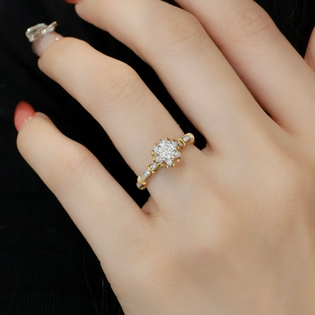 14k Gold 0.5 Ctw Natural H Diamond Ring - 4