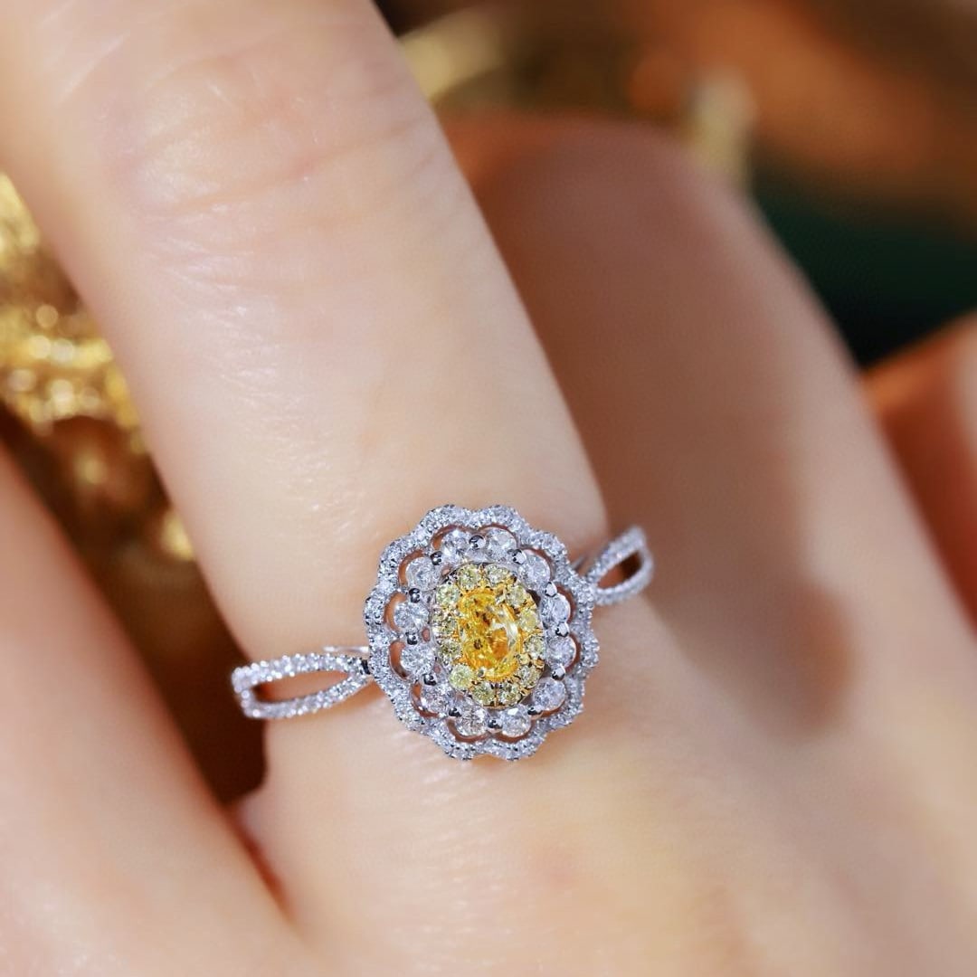 14k Gold 0.55 Ctw Natural Yellow Diamond & Diamond Ring - 8