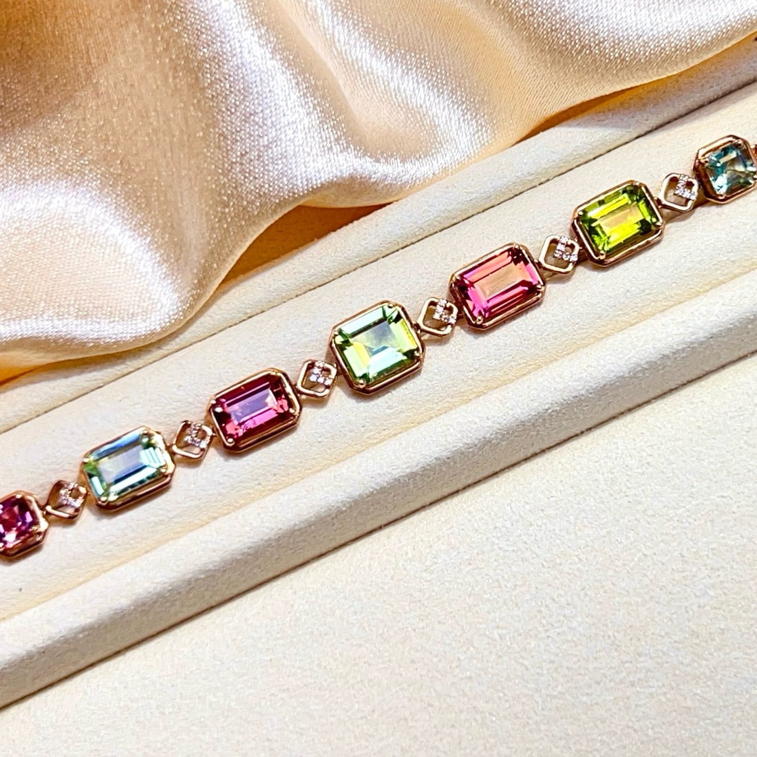 14k Gold 6.1 Ct Natural Tourmaline & Diamond Bracelet - 3