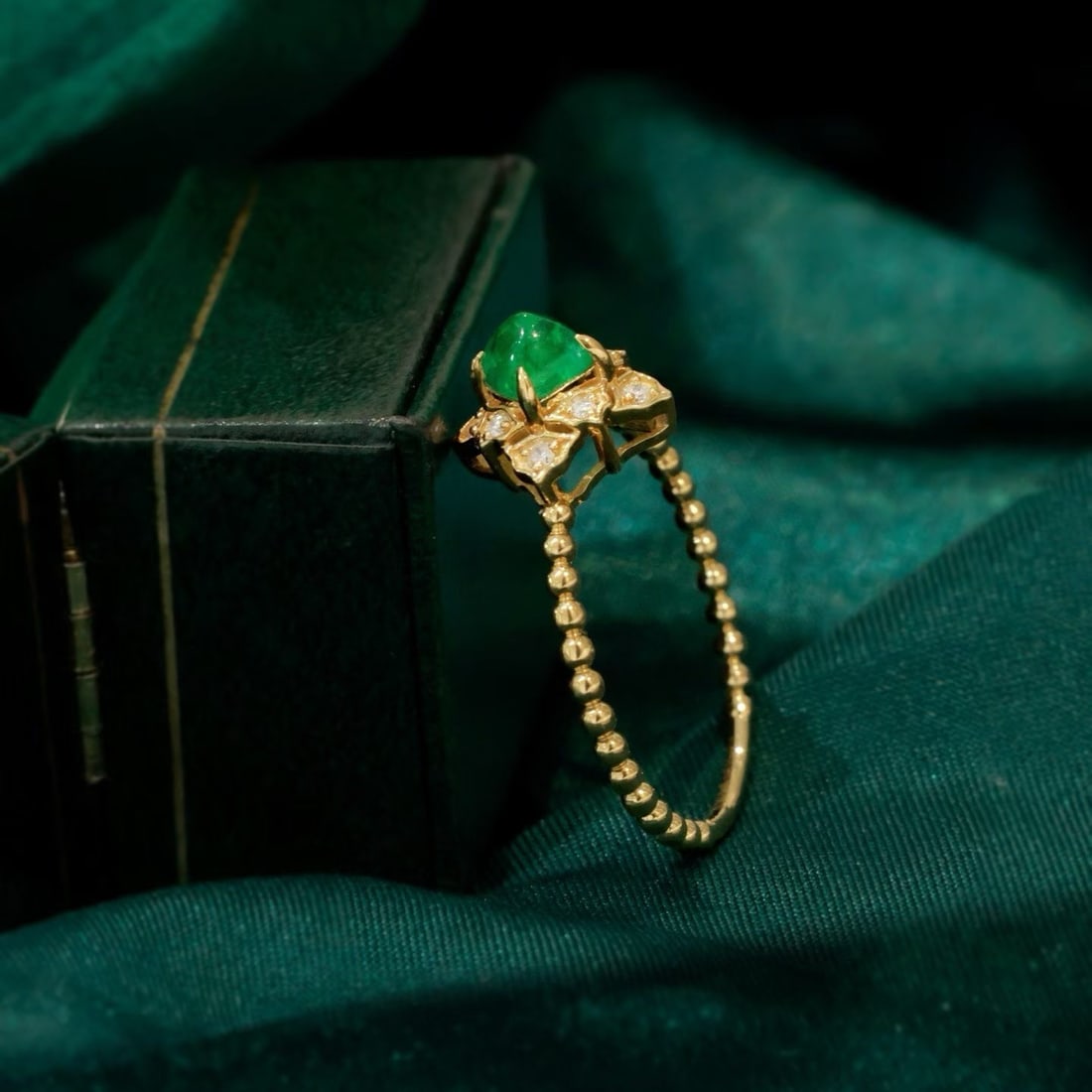14k Gold 0.58 Ctw Natural Emerald & Diamond Ring - 3