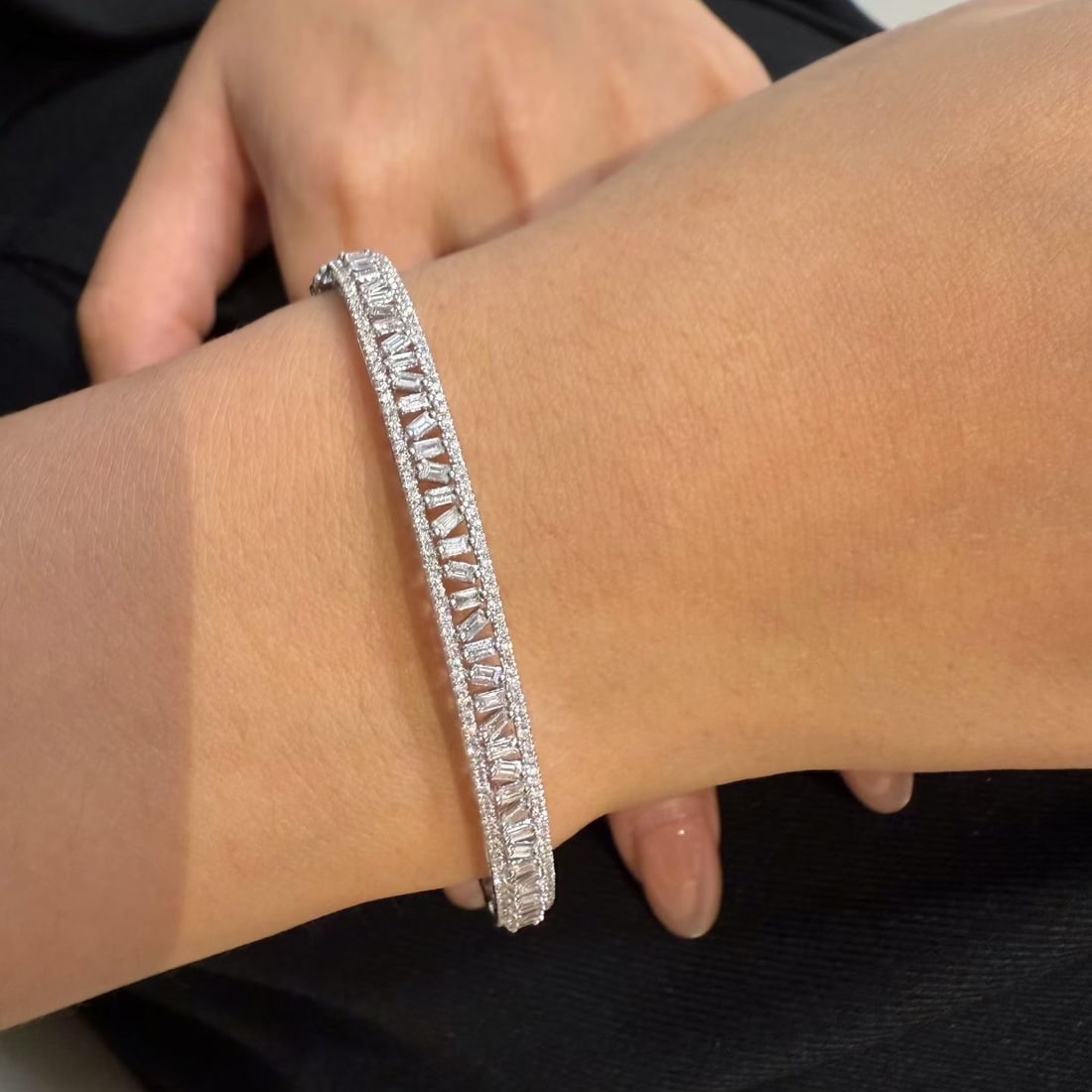 14k Gold 1.15 Ct Natural H Diamond Bangle - 8