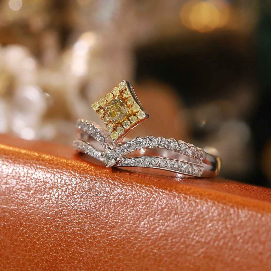 14k Gold 0.52 Ctw Natural Yellow Diamond & Diamond Ring - 4