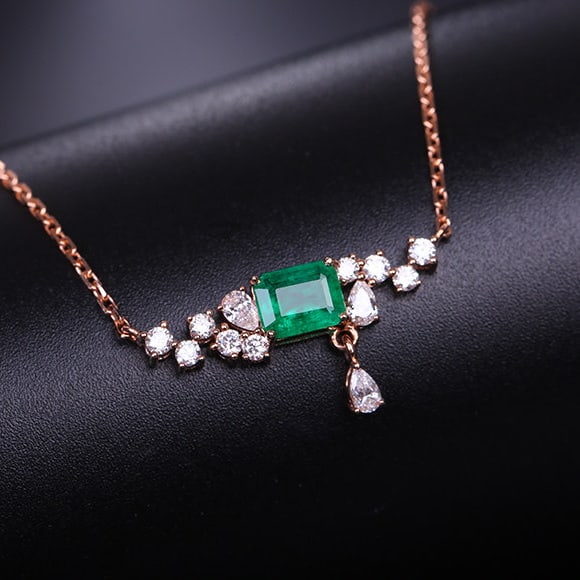 14k Gold 0.68 Ctw Vivid Green Natural Emerald & Diamond Necklace - 4