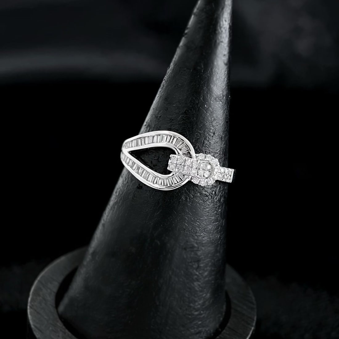 14k Gold 0.5 Ct Natural H Diamond Ring: Ref:231192087 // gold content:14k gold // ring size:7. 25us // // main gemstone:diamond // shape:multiple // carat weight:0. 5ct // clarity grade:vs-si // color:h // treatment:natural // Condition: Ne