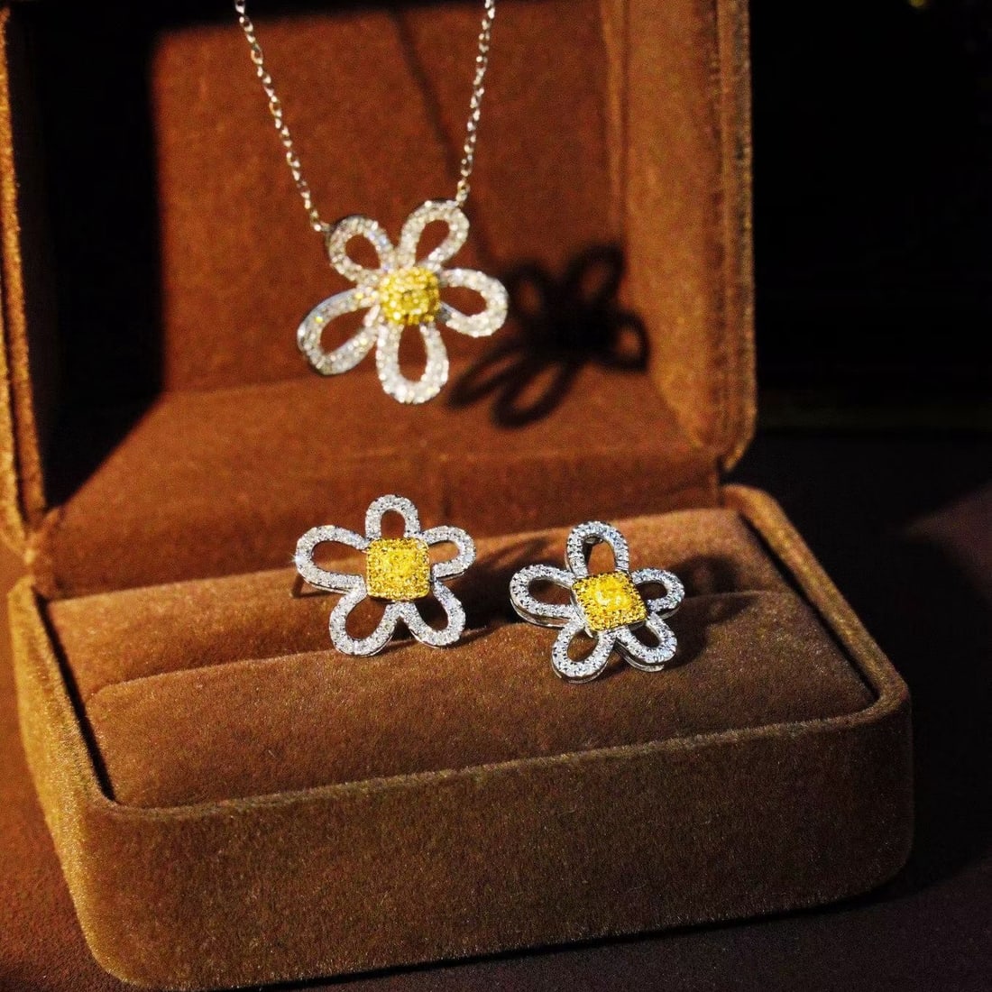 14k Gold 1.45 Ctw Natural Color Diamond & Flowers Jewelry Set: Ref:231192093 // gold content:14k gold // necklace // main gemstone:diamond // shape:multiple // carat weight:0. 65ct // clarity grade:vs-si // color:color // treatment:natural // // earrings // main