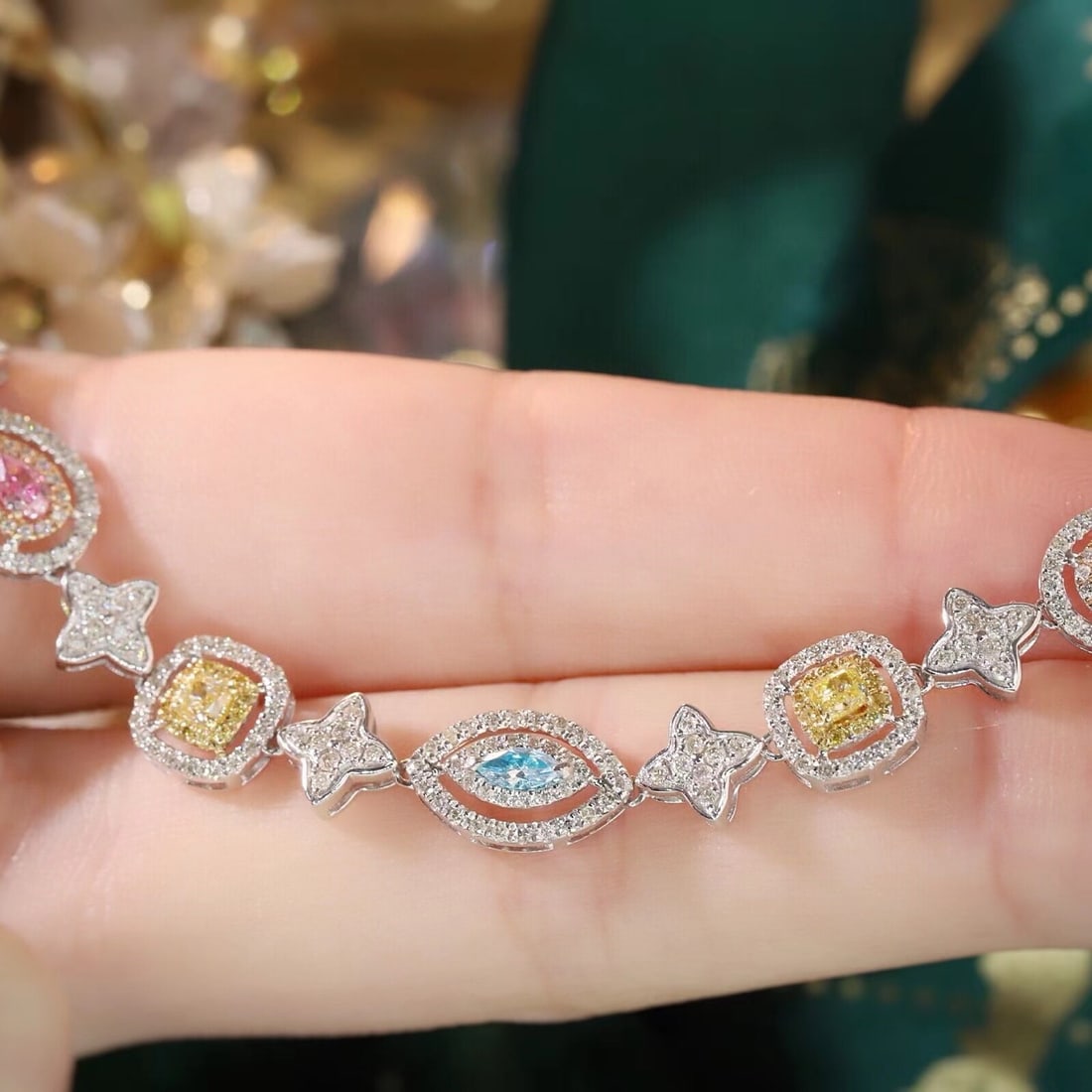 14k Gold 1.5 Ctw Natural Color Diamond & Diamond Bracelet - 2