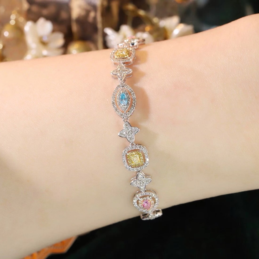 14k Gold 1.5 Ctw Natural Color Diamond & Diamond Bracelet - 3