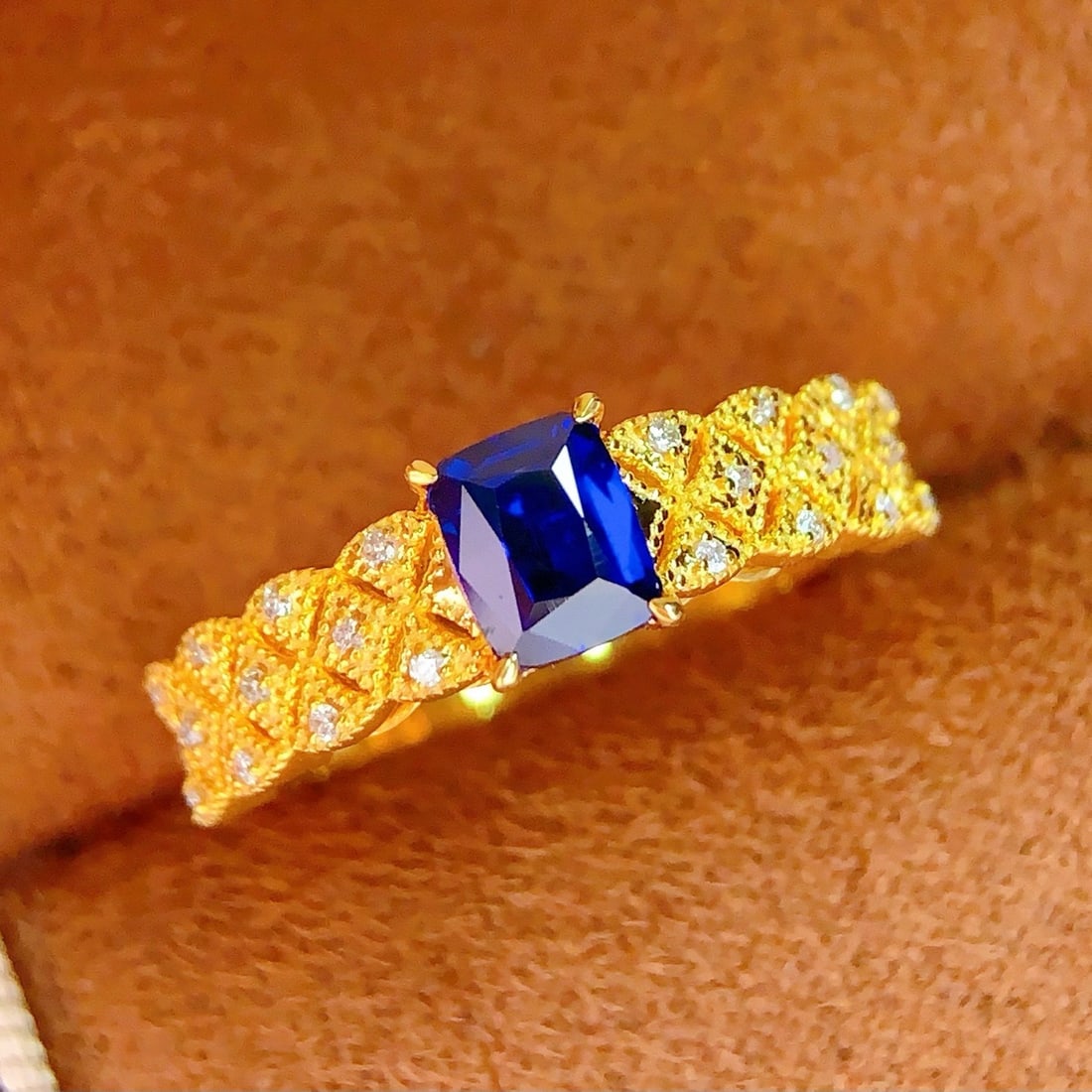 14k Gold 0.85 Ct Natural Sapphire & Diamond Ring - 2