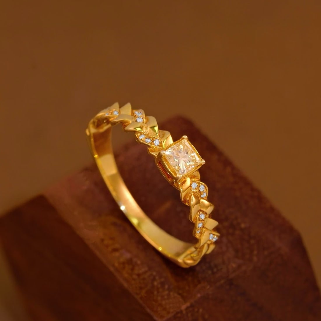 14k Gold 0.2 Ct Natural Yellow Diamond & Diamond Ring: Ref:231192133 // gold content:14k gold // ring size:7. 25us // // main gemstone:yellow diamond // shape:cushion // carat weight:0. 2ct // color:yellow // treatment:natural // // adjacent gemstone 2 :