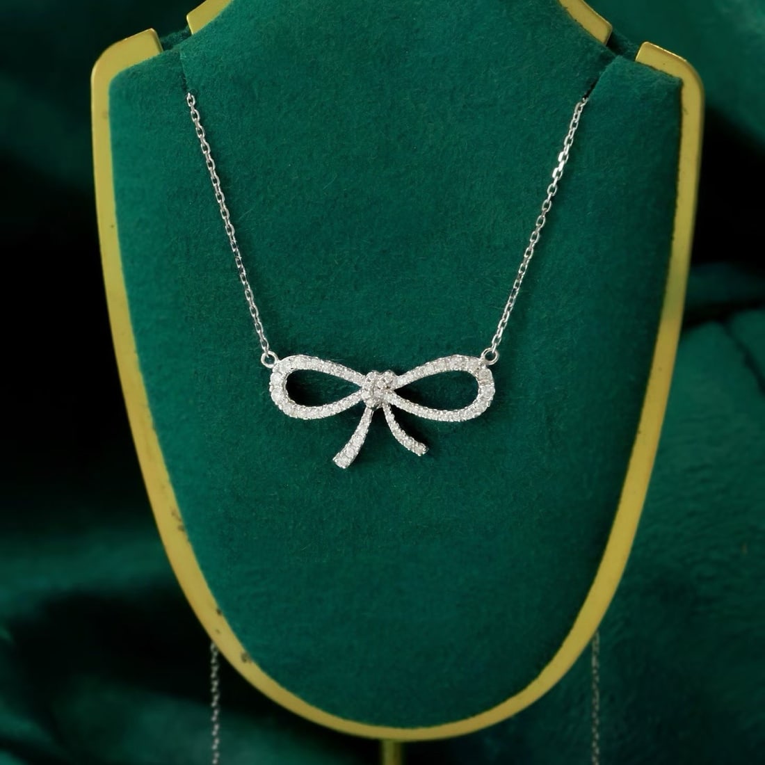 14k Gold 0.3 Ct Natural H Diamond Necklace: Ref:231192179 // gold content:14k gold // main gemstone:diamond // shape:round // carat weight:0. 3ct // clarity grade:vs-si // color:h // treatment:natural // cut grade:g // Condition: New Low