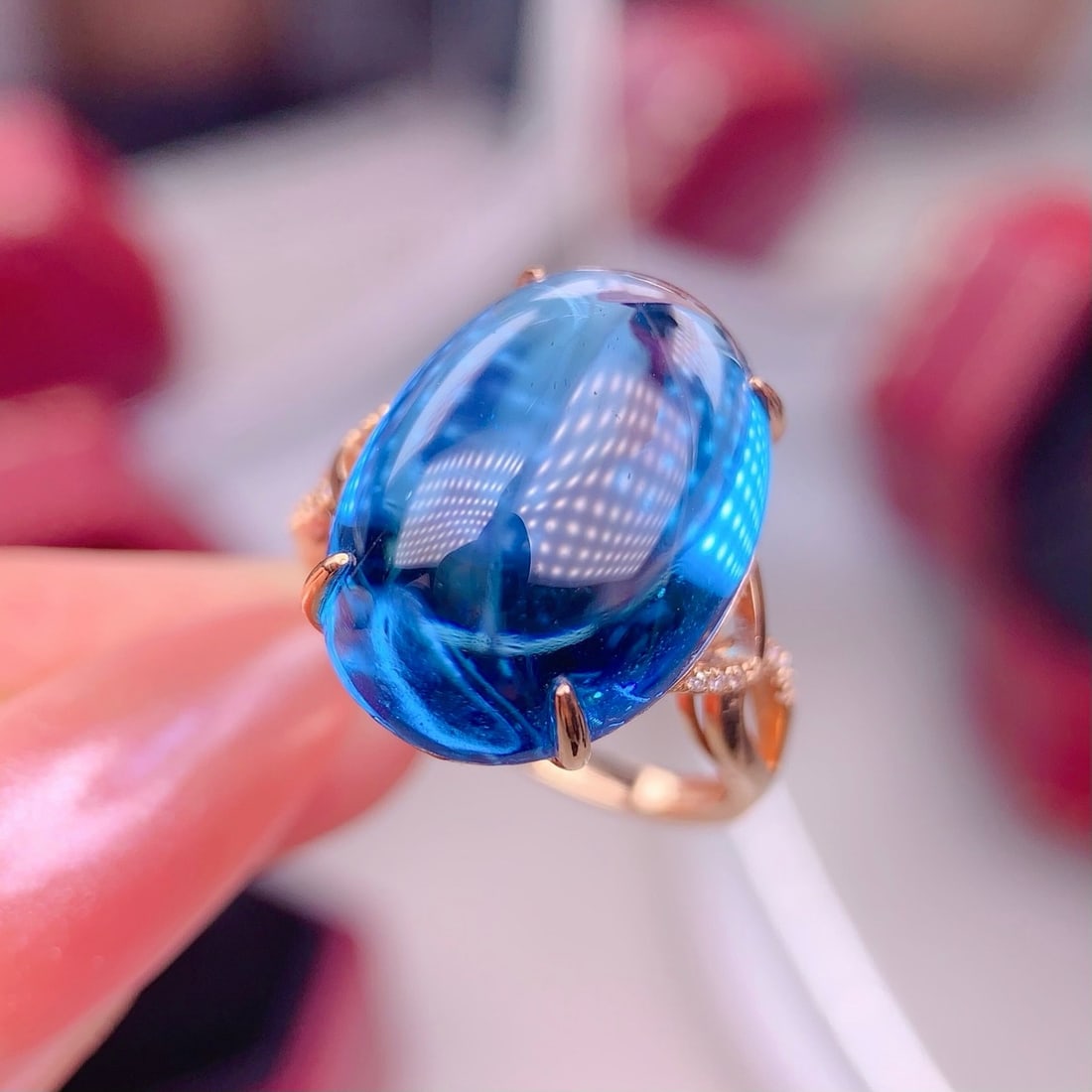 14k Gold 19.25 Ct Natural Topaz & Diamond Ring: Ref:231192180 // gold content:14k gold // ring size:7. 25us // // main gemstone:topaz // shape:oval // carat weight:19. 25ct // color:blue // treatment:natural // // adjacent gemstone 2 : diamond //