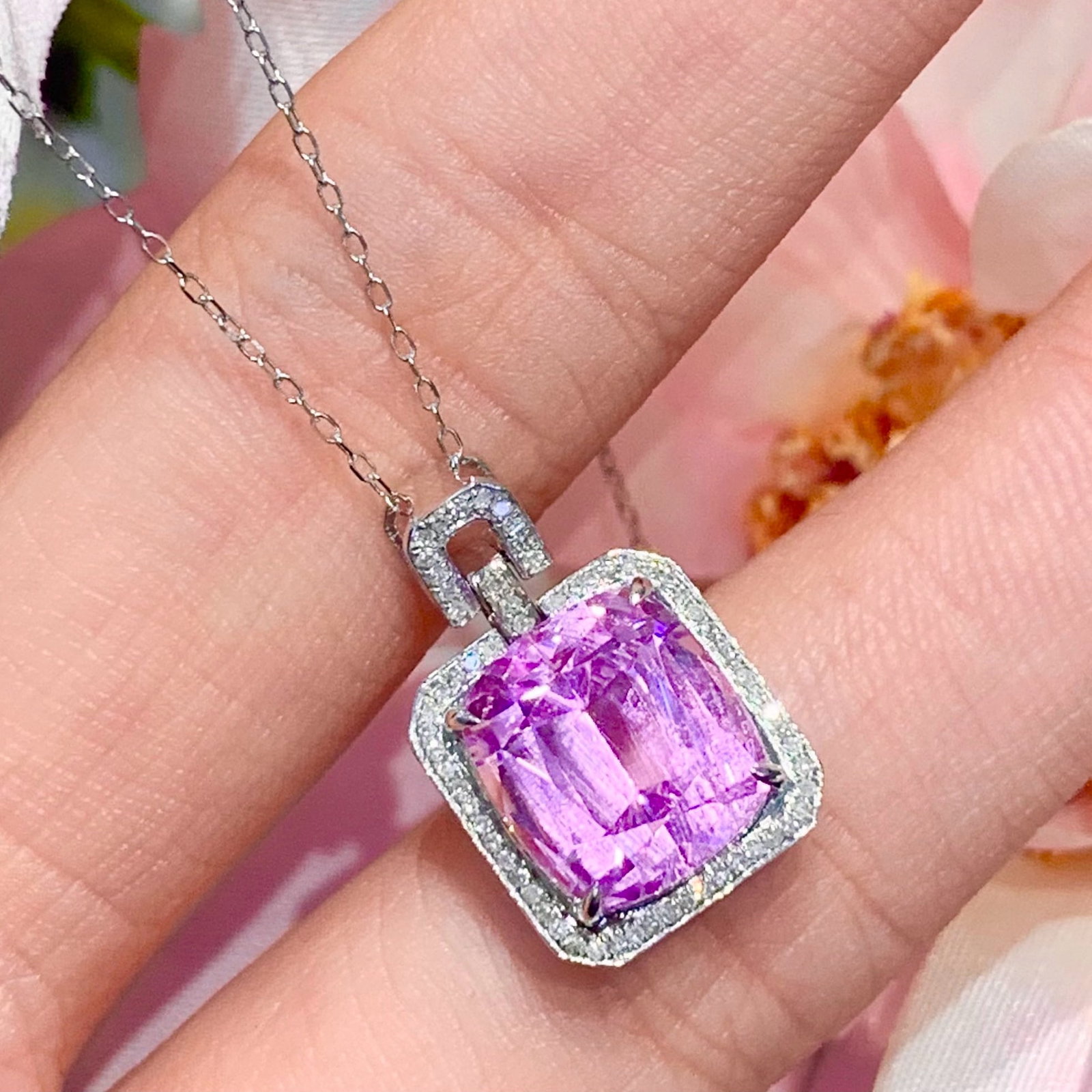 14k Gold 6.65 Ct Natural Kunzite & Diamond Pendant( Without Chain ) - 3