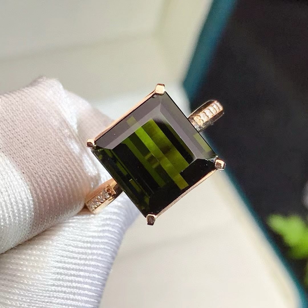 14k Gold 5.2 Ct Natural Tourmaline & Diamond Ring: Ref:231192193 // gold content:14k gold // ring size:7. 25us // // main gemstone:tourmaline // shape:octagonal // carat weight:5. 2ct // color:green // treatment:natural // // adjacent gemstone 2 : dia