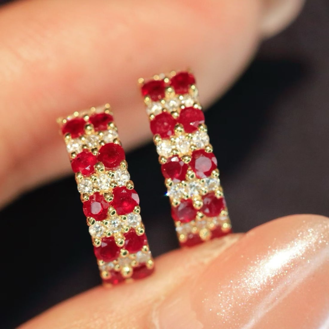 14k Gold 1.36 Ctw Natural Ruby & Diamond Earrings: Ref:231192205 // gold content:14k gold // main gemstone:ruby // shape:round // carat weight:1. 08ct // color:red // treatment:natural // cut grade:g // // adjacent gemstone 2 : diamond // shape:round 