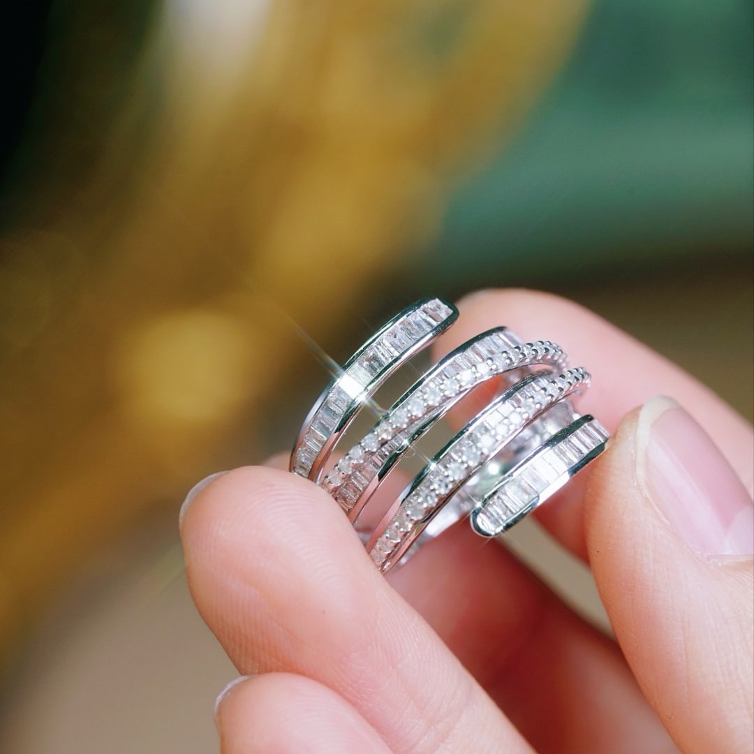 14k Gold 1.05 Ct Natural H Diamond Ring: Ref:231192218 // gold content:14k gold // ring size:7. 25us // // main gemstone:diamond // shape:multiple // carat weight:1. 05ct // clarity grade:vs-si // color:h // treatment:natural // Condition: N