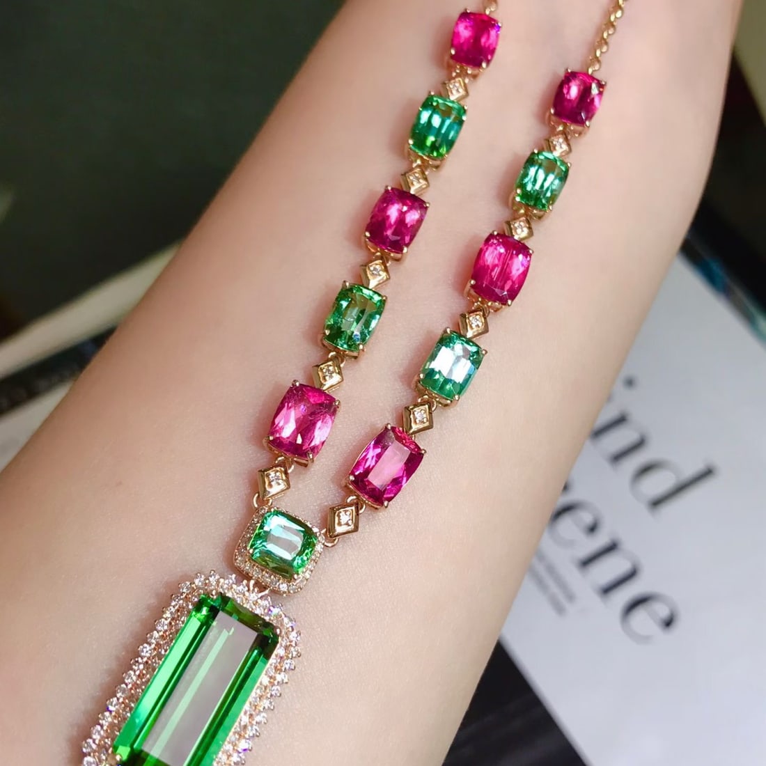 14k Gold 22 Ct Natural Tourmaline & Diamond Necklace - 5