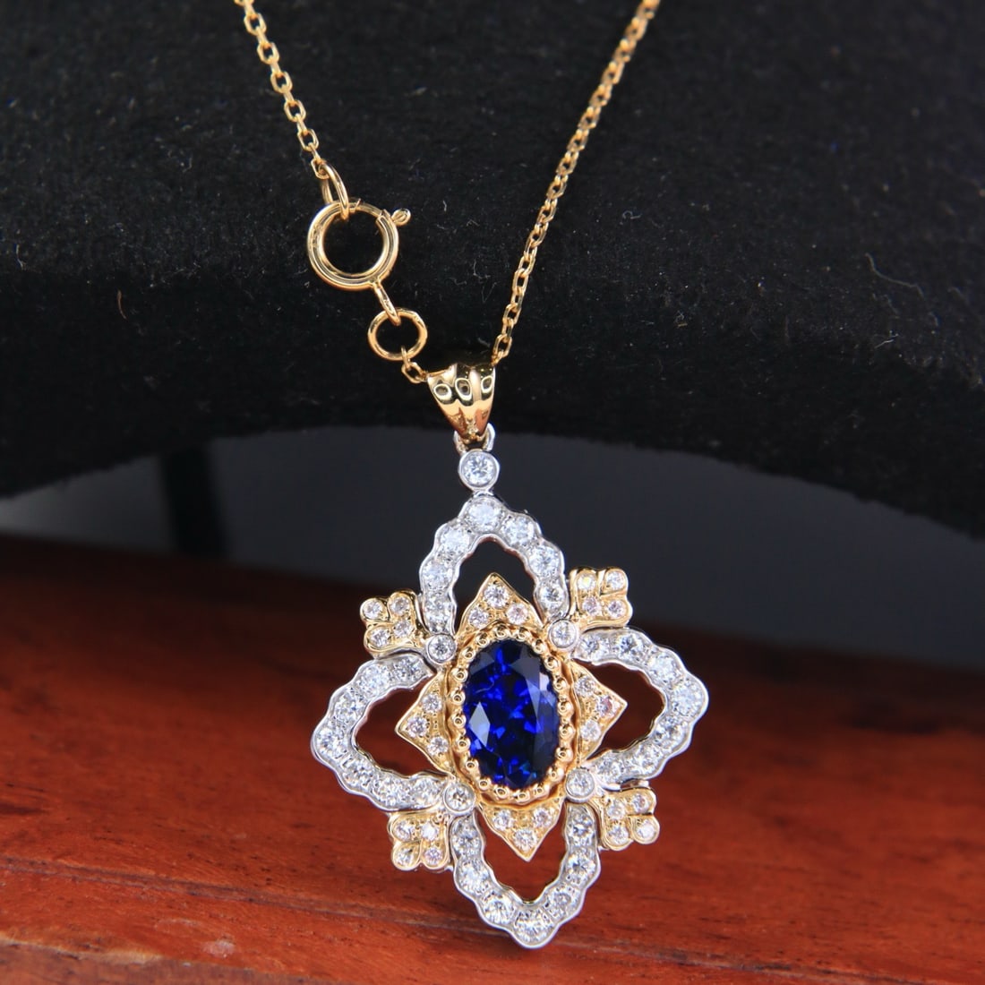 14k Gold 1.53 Ctw Natural Sapphire & Diamond Necklace: Ref:231192262 // gold content:14k gold // main gemstone:sapphire // shape:oval // carat weight:0. 98ct // color:royal blue // treatment:natural // // adjacent gemstone 2 : diamond // shape:round //