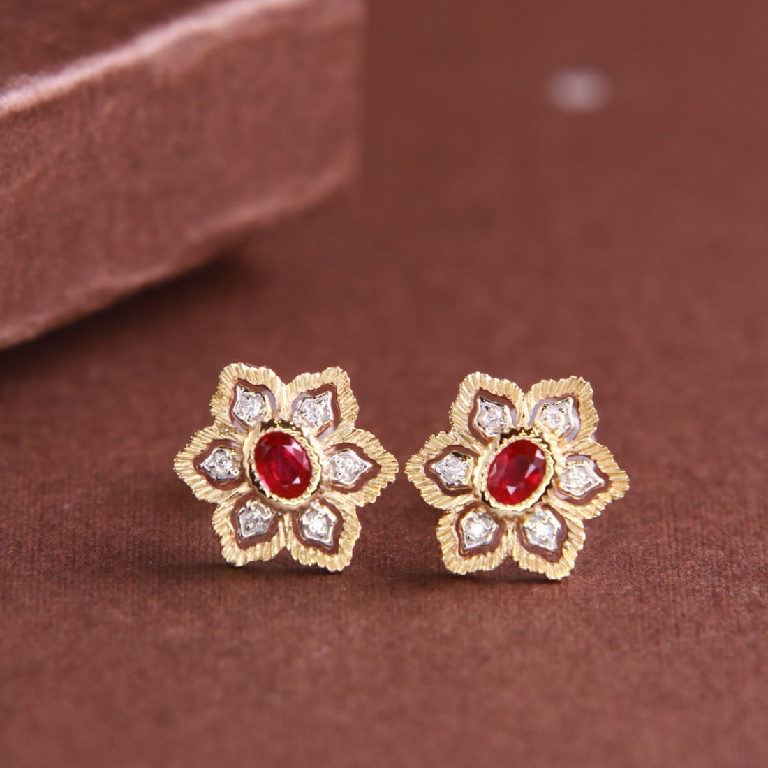 14k Gold 0.36 Ctw Natural Ruby & Diamond Earrings: Ref:231192263 // gold content:14k gold // main gemstone:ruby // shape:oval // carat weight:0. 32ct // color:red // treatment:natural // // adjacent gemstone 2 : diamond // shape:round // carat weight: