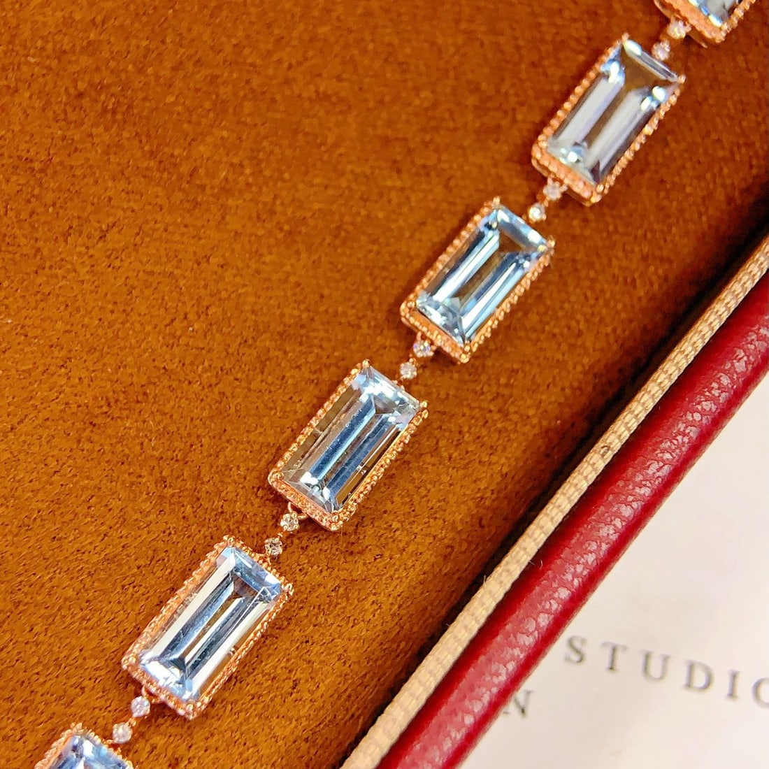 14k Gold 4.85 Ct Natural Aquamarine & Diamond Bracelet - 4