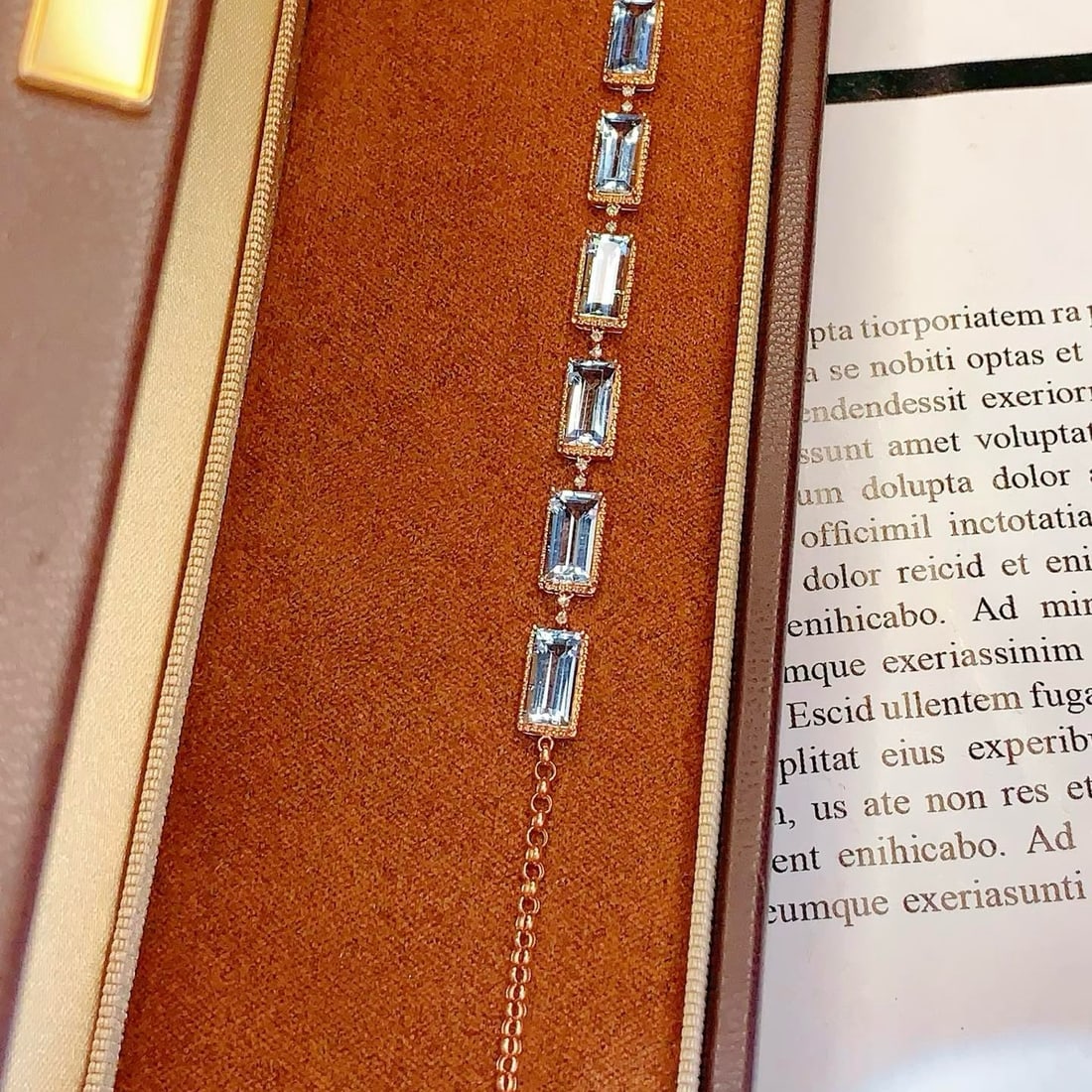 14k Gold 4.85 Ct Natural Aquamarine & Diamond Bracelet - 5