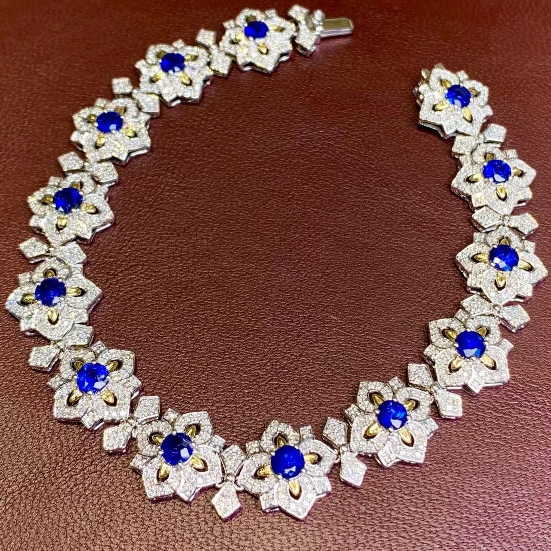 14k Gold 3.5 Ct Natural Sapphire & Diamond Bracelet: Ref:231192309 // gold content:14k gold // main gemstone:sapphire // shape:round // carat weight:3. 5ct // color:royal blue // treatment:natural // cut grade:g // // adjacent gemstone 2 : diamond //