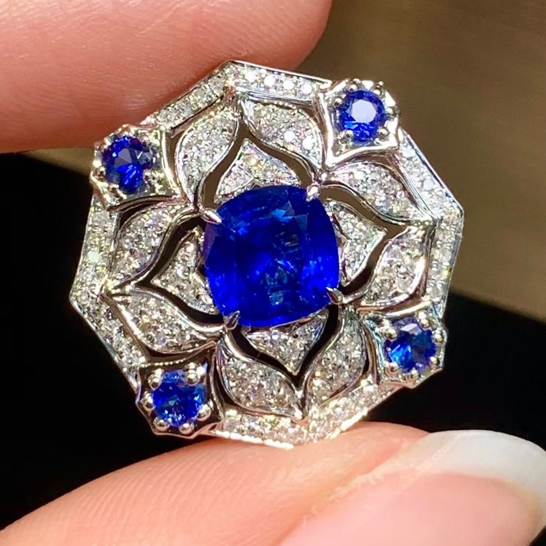14k Gold 1.65 Ct Natural Sapphire & Diamond Pendant( Without Chain ): Ref:231192311 // gold content:14k gold // main gemstone:sapphire // shape:cushion // carat weight:1. 65ct // color:blue // treatment:natural // // adjacent gemstone 2 : diamond // shape:round //
