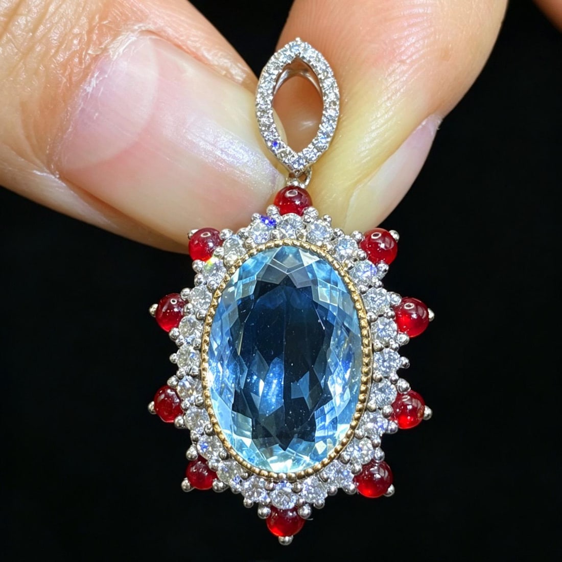 14k Gold 6.18 Ctw Natural Aquamarine & Diamond Pendant( Without Chain ): Ref:231192334 // gold content:14k gold // main gemstone:aquamarine // shape:oval // carat weight:5. 58ct // color:blue // treatment:natural // // adjacent gemstone 2 : diamond // shape:round // carat 