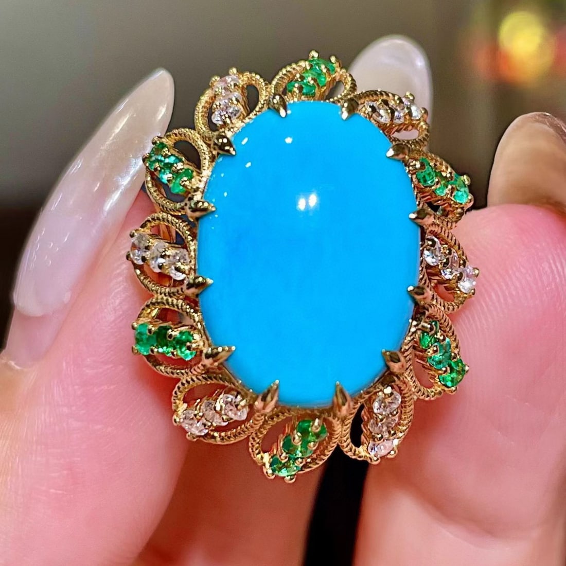 14k Gold 9.28 Ctw Natural Blue Turquoise & Emerald Ring: Ref:231192341 // gold content:14k gold // ring size:7. 25us // // main gemstone:blue turquoise // shape:oval // carat weight:8. 82ct // color:blue // treatment:natural // // adjacent gemstone 2 : emer