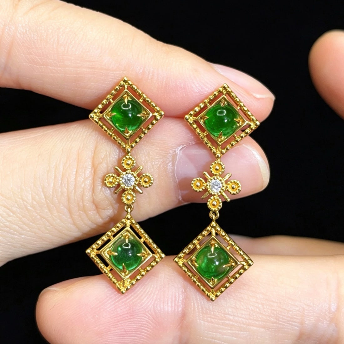 14k Gold 2.04 Ctw Natural Emerald & Diamond Earrings: Ref:231192354 // gold content:14k gold // main gemstone:emerald // shape:round // carat weight:1. 97ct // color:green // treatment:natural // cut grade:g // // adjacent gemstone 2 : diamond // shape:r