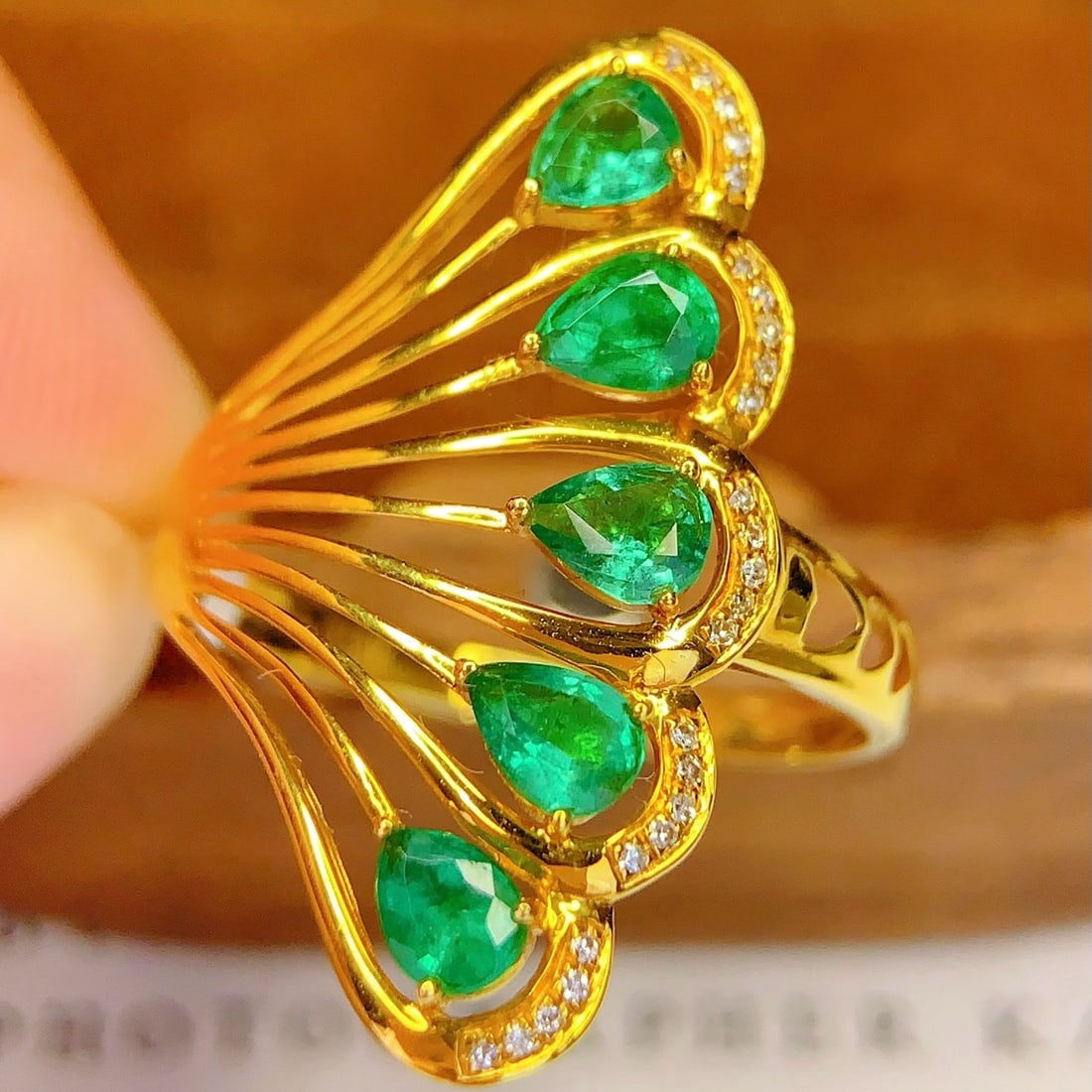 14k Gold 1.8 Ct Natural Emerald & Diamond Ring - 5