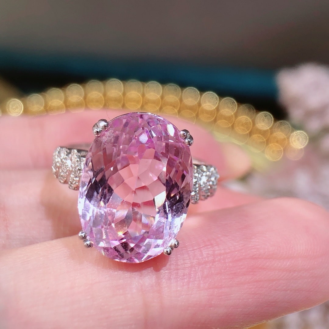 14k Gold 9.2 Ct Natural Kunzite & Diamond Ring - 4