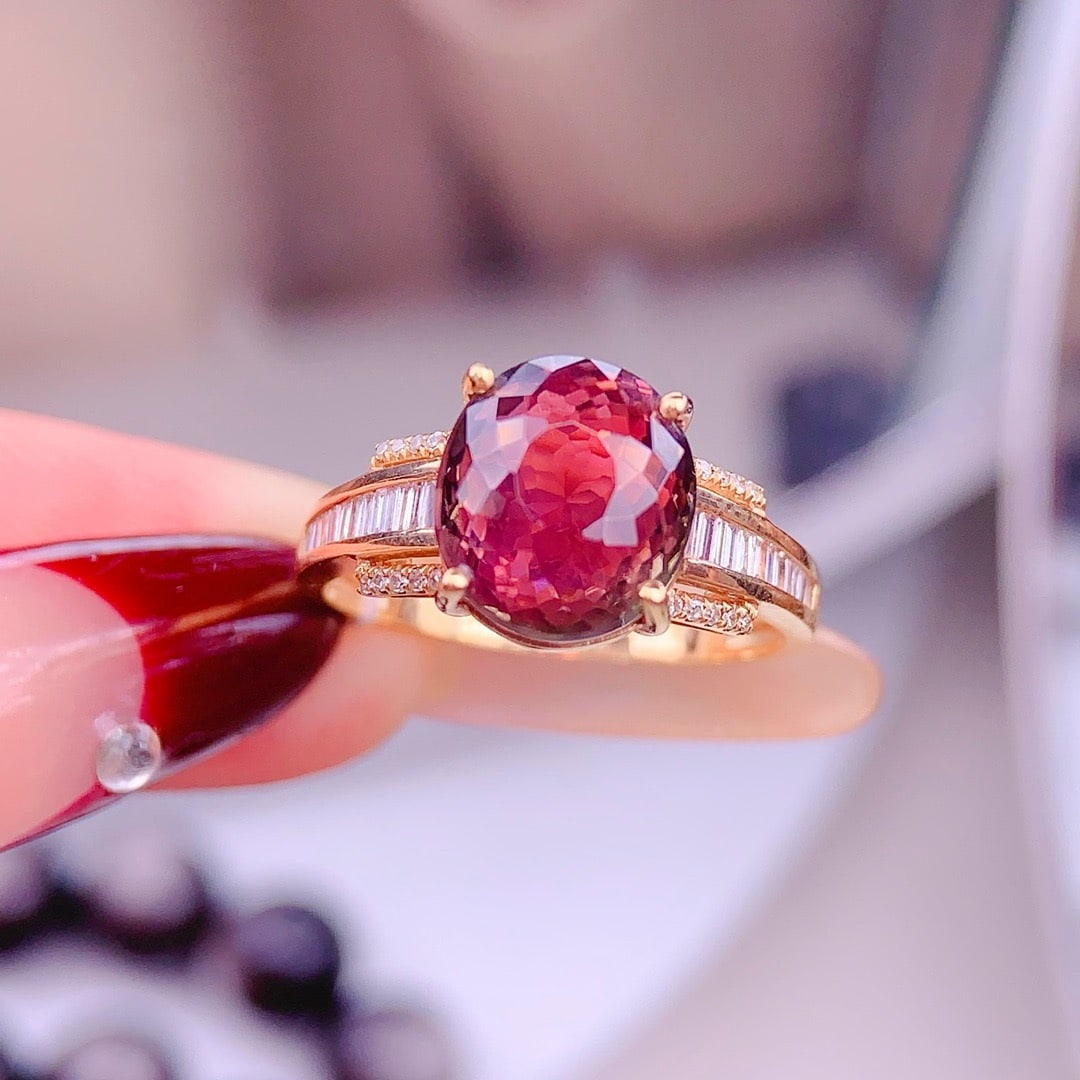 14k Gold 4.5 Ct Natural Tourmaline & Diamond Ring: Ref:231192387 // gold content:14k gold // ring size:7. 25us // // main gemstone:tourmaline // shape:oval // carat weight:4. 5ct // color:red // treatment:natural // // adjacent gemstone 2 : diamond //