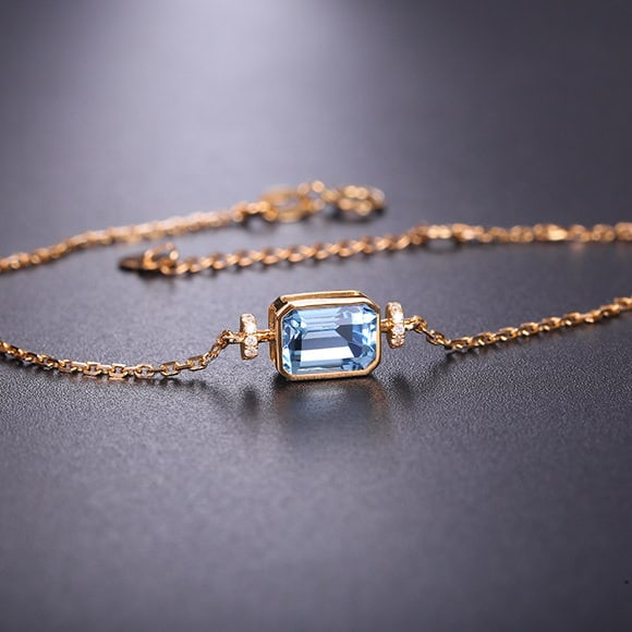 14k Gold 1.14 Ctw Natural Aquamarine & Diamond Bracelet: Ref:231192389 // gold content:14k gold // main gemstone:aquamarine // shape:octagonal // carat weight:1. 1ct // color:blue // treatment:natural // // adjacent gemstone 2 : diamond // shape:round //