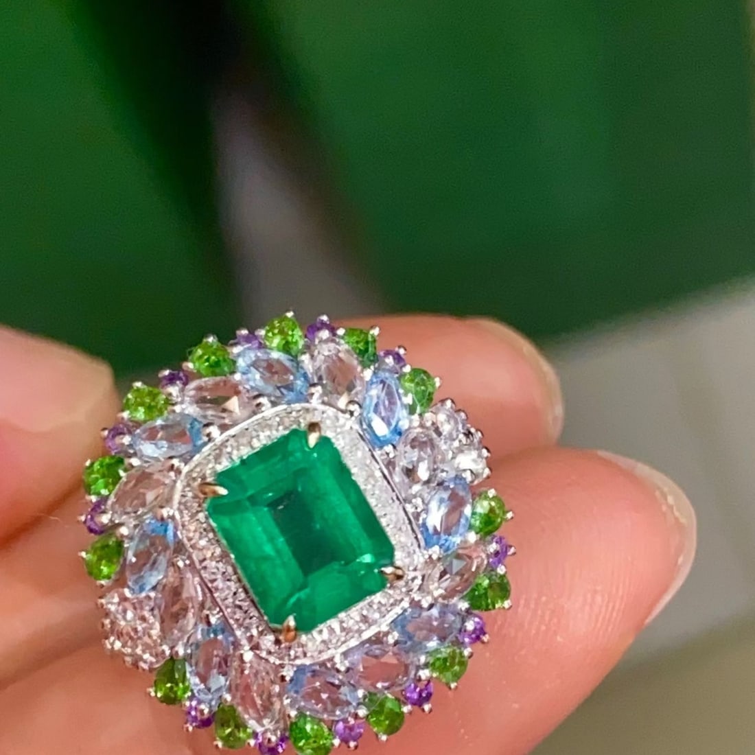 14k Gold 1.52 Ct Natural Emerald & Diamond & Coloured Gemstone Ring - 2