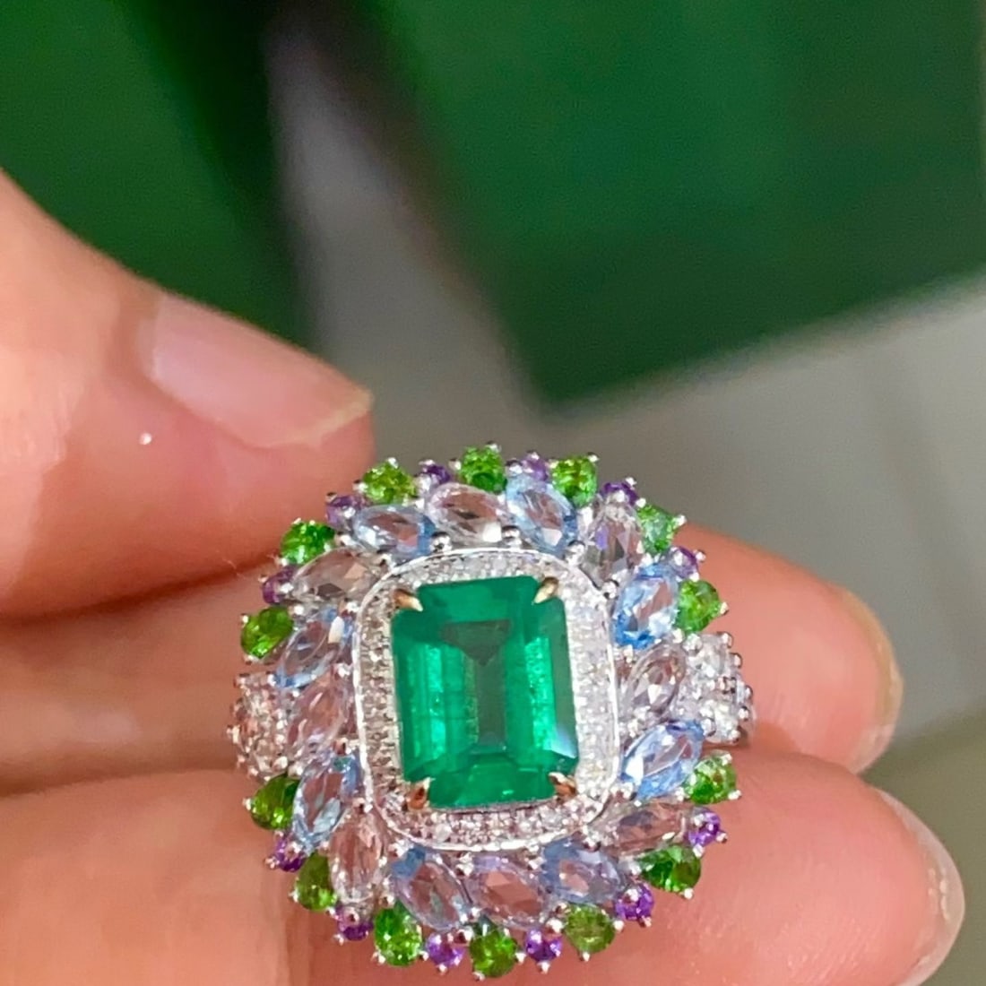 14k Gold 1.52 Ct Natural Emerald & Diamond & Coloured Gemstone Ring - 6