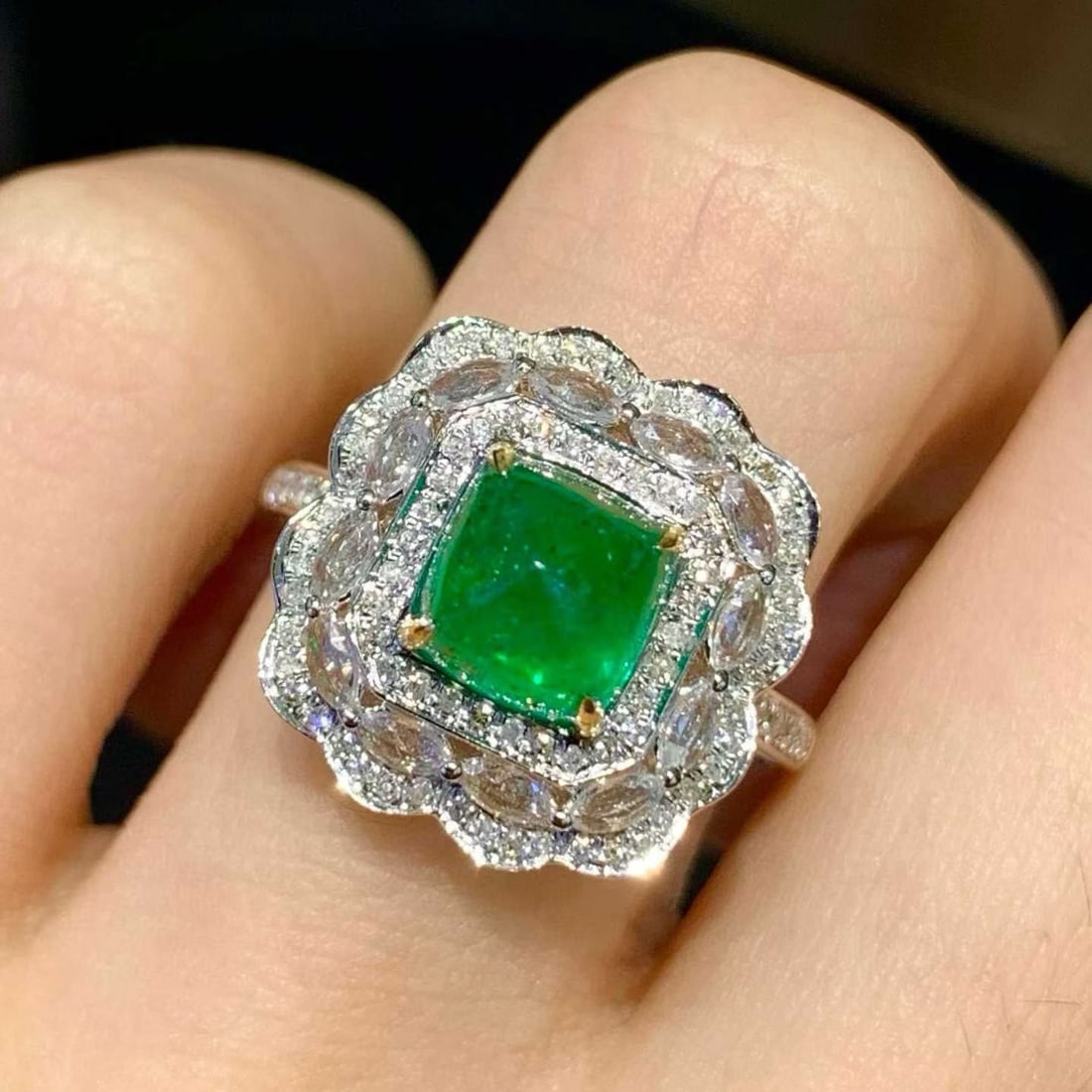 14k Gold 2.05 Ct Natural Emerald & Diamond & Sapphire Ring - 5