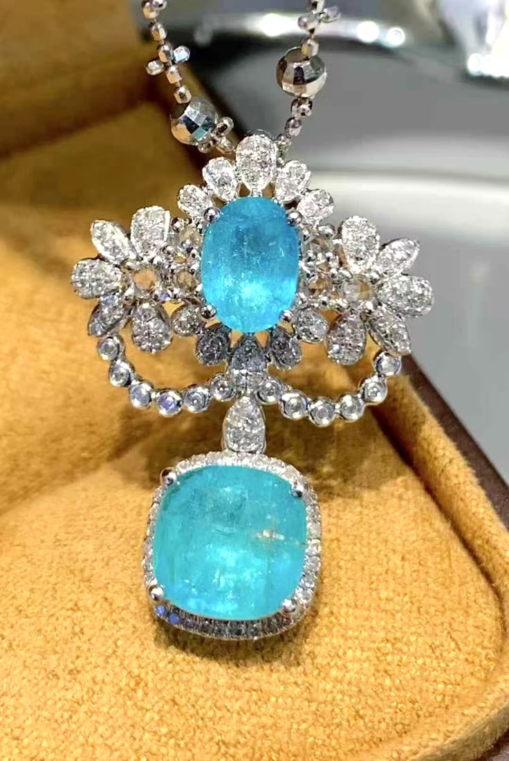 14k Gold 2.6 Ct Natural Paraiba Tourmaline & Diamond Pendant( Without Chain ): Ref:231063014 // gold content:14k gold // main gemstone:paraiba tourmaline // shape:multiple // carat weight:2. 6ct // color:blue // treatment:natural // // adjacent gemstone 2 : diamond //
