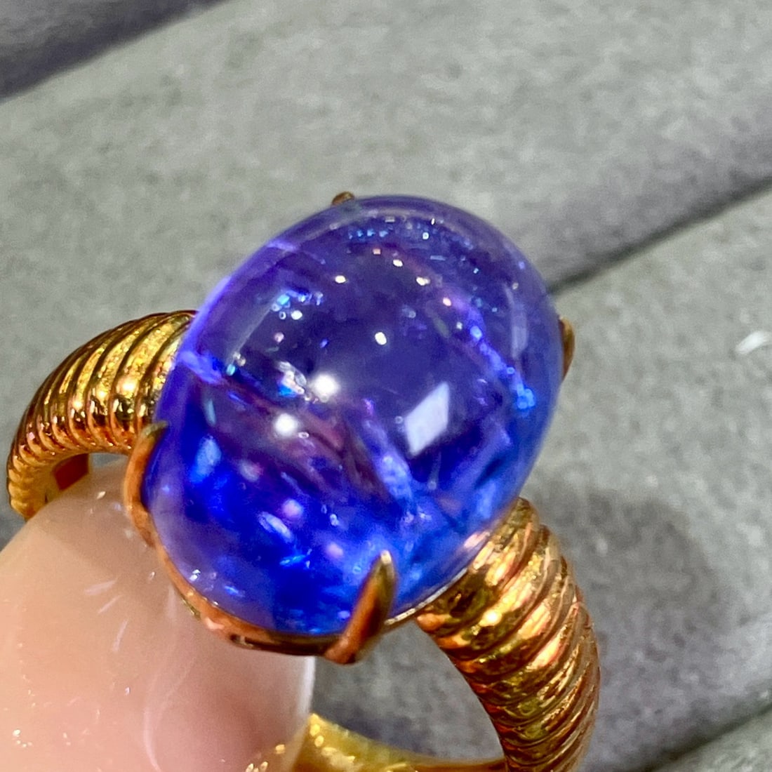 14k Gold 9.9 Ct Natural Tanzanite Ring - 6