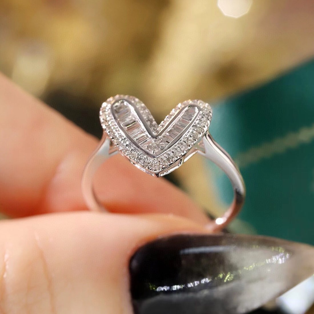 14k Gold 0.38 Ct Natural H Diamond Ring - 4