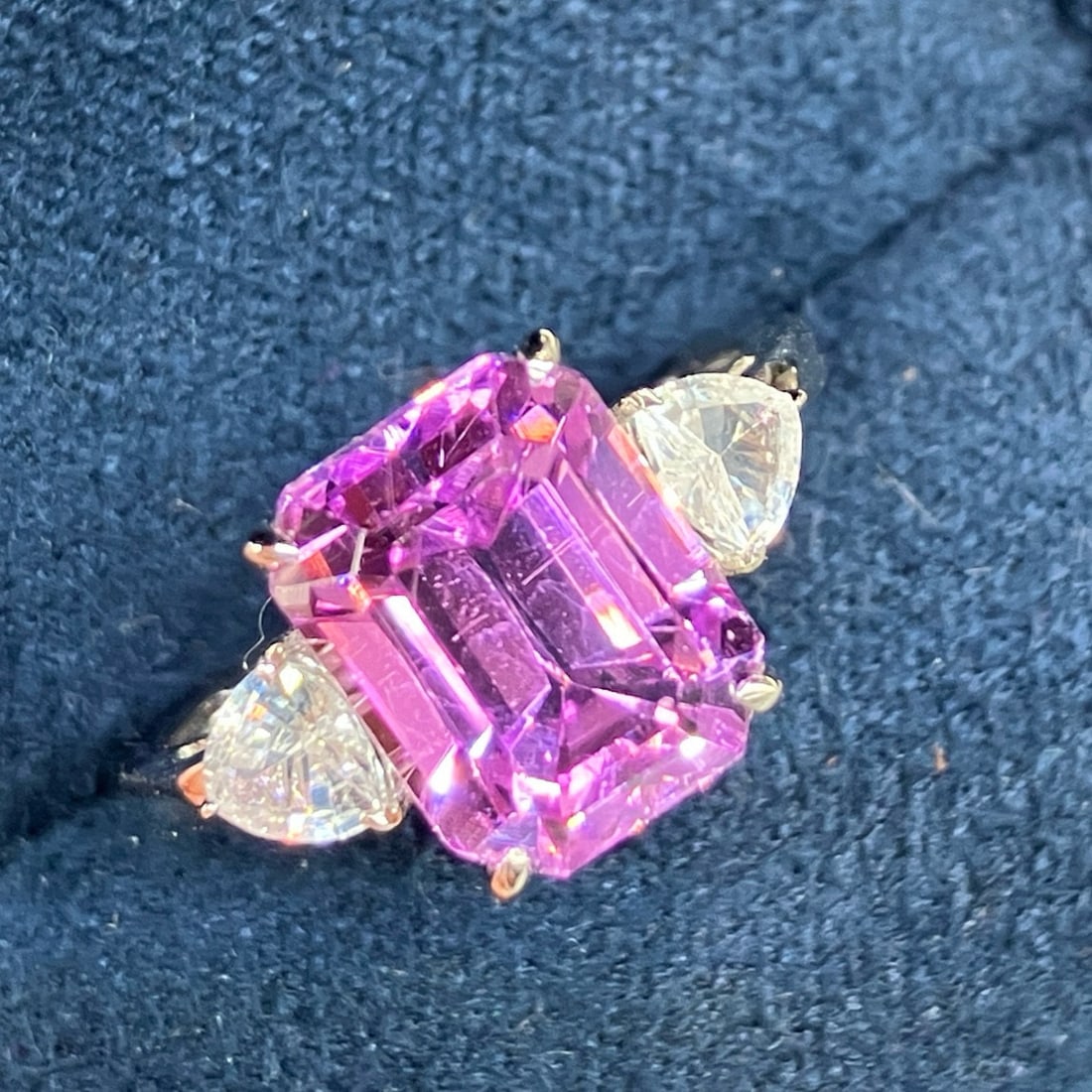 14k Gold 5.75 Ctw Natural Kunzite & Sapphire Ring: Ref:231063124 // gold content:14k gold // ring size:7. 25us // // main gemstone:kunzite // shape:octagonal // carat weight:5. 12ct // color:purple // treatment:natural // // adjacent gemstone 2 :