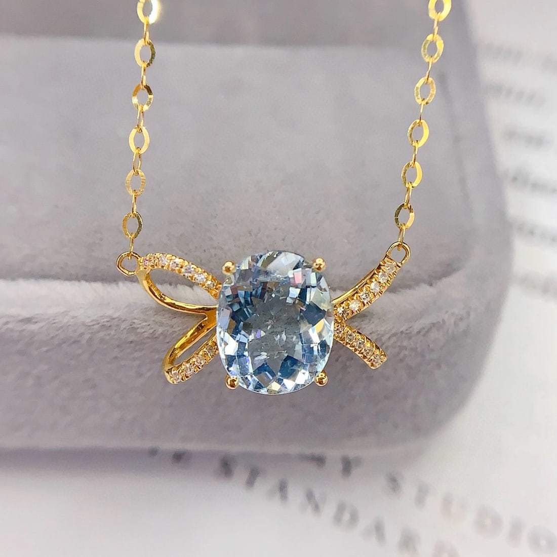 14k Gold 2.5 Ct Natural Aquamarine & Diamond Necklace - 3