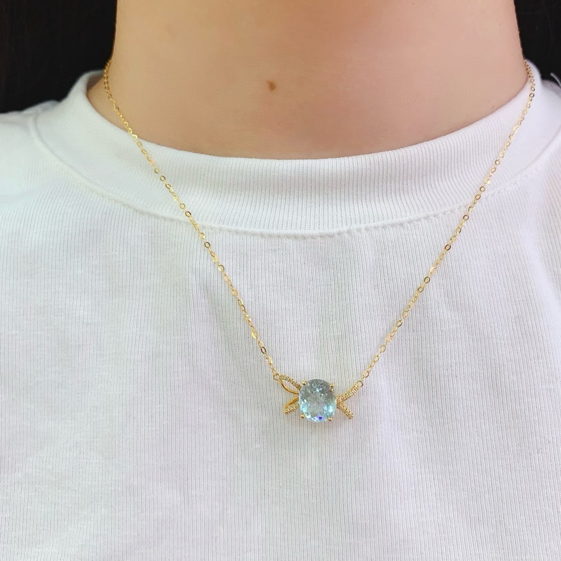 14k Gold 2.5 Ct Natural Aquamarine & Diamond Necklace - 4