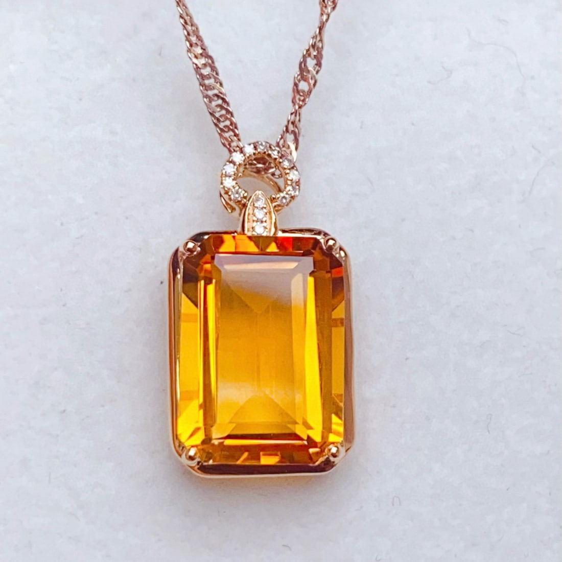 14k Gold 5.69 Ctw Natural Citrine & Diamond Pendant( Without Chain ): Ref:231063137 // gold content:14k gold // main gemstone:citrine // shape:octagonal // carat weight:5. 65ct // color:yellow // treatment:natural // // adjacent gemstone 2 : diamond // number of